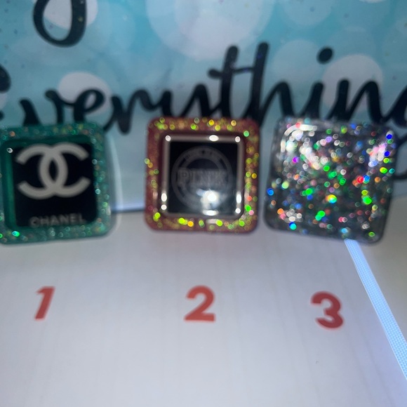 Ashtrays - Picture 7 of 10